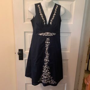 Eddie Bauer dress, size XS, navy blue cotton w embroidery, lined